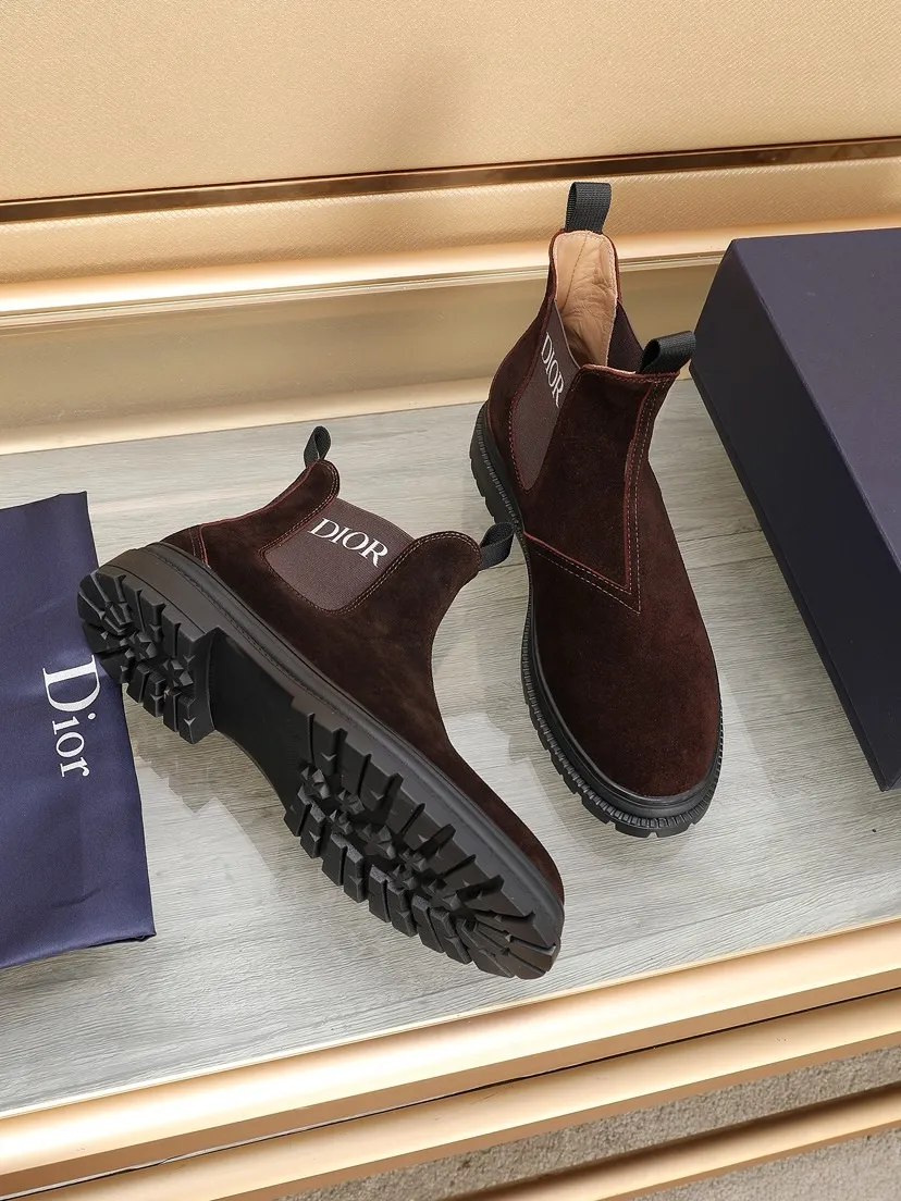 Men's men's shoes 💰P500💰[Dior] Dior ✨ is online at the same time 👏 This casual sneaker is a new product in the series and continues Di*r's classic style. The upper is made of original first-layer cowhide, paired with a textured outsole, and the brand's iconic details are on the side openings to enhance the style. Fashionable and versatile. Create a casual look. Size: 38-44 (45 customized)